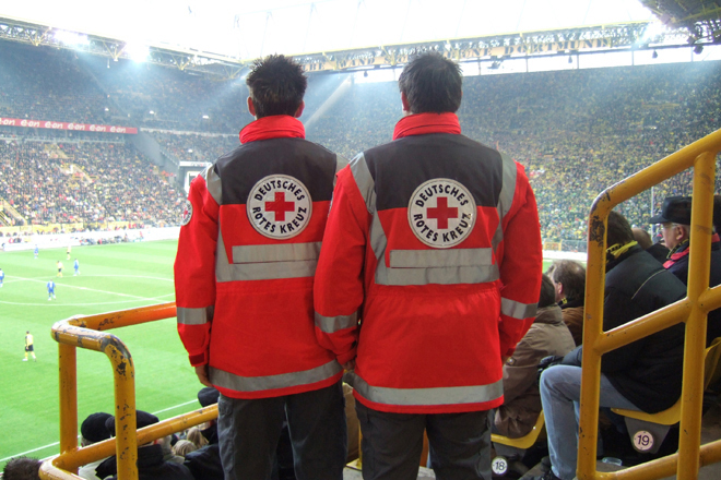 Einsatzstelle, Rettungssanitäter, Stadion, Fußballspiel, WM 2006